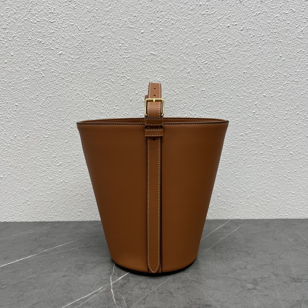 Celine Bucket Cuir Triomphe Shoulder Bag In Smooth Calfskin Tan 199913